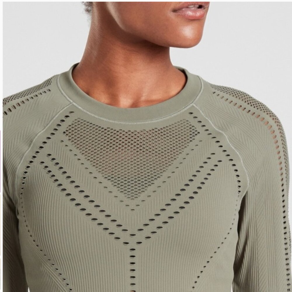 Athleta Oxygen top in laurel olive green long sleeve M - Picture 3 of 9